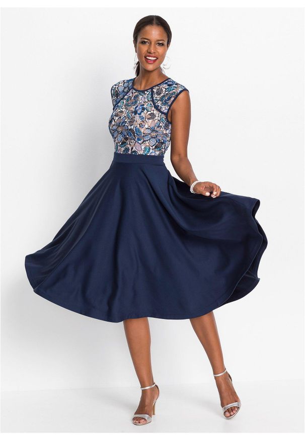 bonprix - Sukienka midi z koronką. Kolor: niebieski. Materiał: koronka. Wzór: koronka. Długość: midi