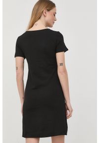 Love Moschino sukienka bawełniana kolor czarny mini prosta. Okazja: na co dzień. Kolor: czarny. Materiał: bawełna. Długość rękawa: krótki rękaw. Typ sukienki: proste. Styl: casual. Długość: mini #4