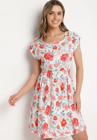 Born2be - Czerwona Kwiatowa Sukienka z Bawełną o Rozkloszowanym Kroju Mavelione. Okazja: na co dzień. Kolor: czerwony. Materiał: bawełna. Wzór: kwiaty. Typ sukienki: rozkloszowane. Styl: casual, klasyczny #5