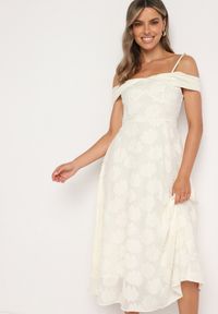 Born2be - Jasnobeżowa Rozkloszowana Sukienka na Regulowanych Ramiączkach o Taliowanym Kroju Umadea. Kolor: beżowy. Długość rękawa: na ramiączkach. Styl: elegancki #6