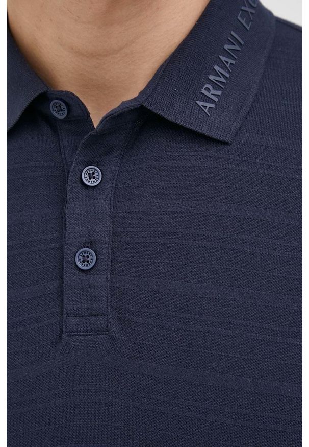 Armani Exchange polo męski kolor granatowy gładki. Typ kołnierza: polo. Kolor: niebieski. Materiał: dzianina. Długość: krótkie. Wzór: gładki