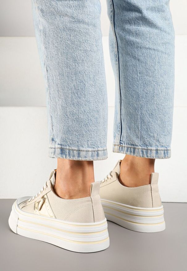 Born2be - Beżowe Trampki na Grubej Podeszwie z Metaliczną Wstawką Telarella. Okazja: na spacer, na co dzień. Kolor: beżowy. Materiał: jeans. Styl: casual