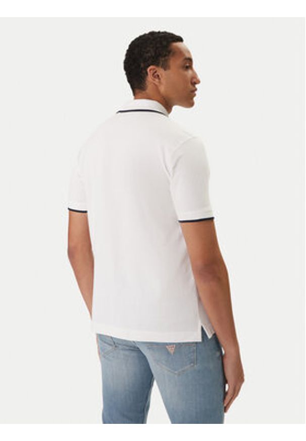 Guess Jeans Polo M6RP24 KCJV1 Biały Regular Fit. Typ kołnierza: polo. Kolor: biały. Materiał: bawełna