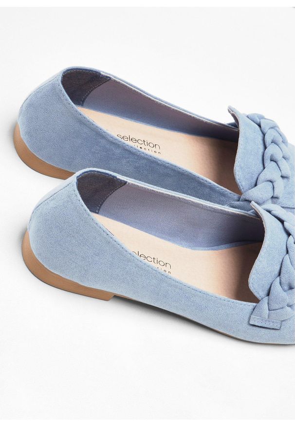 bonprix - Loafersy z plecionym paskiem. Zapięcie: bez zapięcia, pasek. Kolor: niebieski. Styl: elegancki