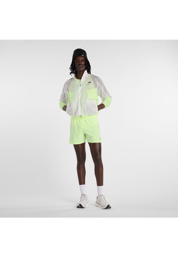 Kurtka męska New Balance MJ61U1I9AFG – biała. Kolor: biały. Materiał: materiał, nylon. Styl: sportowy