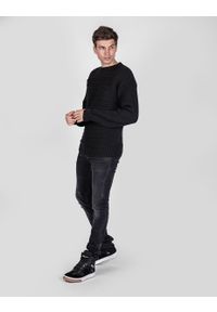 Les Hommes Sweter | LJK402-660U | Round Neck Sweater With Pleats | Mężczyzna | Czarny. Okazja: na co dzień. Kolor: czarny. Materiał: wełna. Styl: casual #1