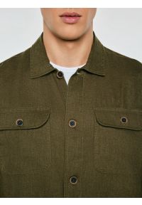 Big-Star - Lniana koszula męska khaki Workelin 303. Okazja: na co dzień. Kolor: zielony. Materiał: len. Długość rękawa: krótki rękaw. Styl: casual #4