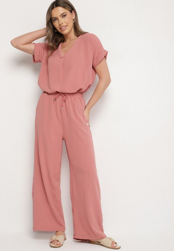 Born2be - Ciemnoróżowy Komplet z Wiskozą Koszulka z Krótkim Rękawem i Luźne Spodnie na Gumce z Kieszniami Efraline. Kolor: różowy. Materiał: wiskoza