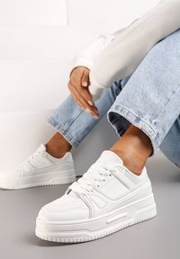 Renee - Białe Sneakersy ze Wstawkami z Ekozamszu na Grubej Podeszwie Anecta. Kolor: biały. Materiał: jeans. Wzór: nadruk #1