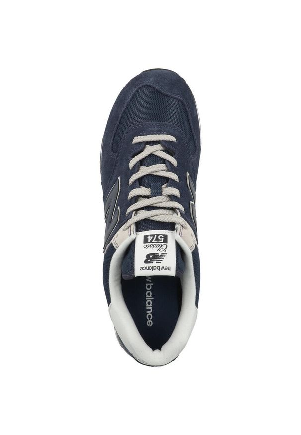 Buty do chodzenia męskie New Balance 574. Zapięcie: sznurówki. Kolor: niebieski, szary, wielokolorowy. Materiał: guma, syntetyk, materiał, tkanina, zamsz. Szerokość cholewki: normalna. Model: New Balance 574. Sport: turystyka piesza