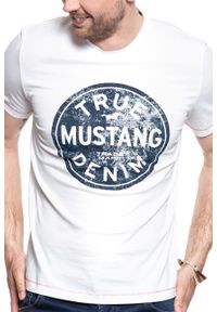 Mustang - MUSTANG T SHIRT Printed Tee CLOUD DANCER 1007070 2020. Wzór: nadruk #9