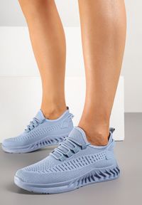 Born2be - Niebieskie Buty Sportowe Sneakersy z Siateczkowego Materiału na Tłoczonej Podeszwie Ralloti. Okazja: na co dzień, na spacer. Nosek buta: okrągły. Zapięcie: sznurówki. Kolor: niebieski. Materiał: materiał. Sport: turystyka piesza #5