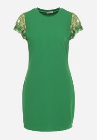 Born2be - Zielona Dopasowana Sukienka z Koronkowym Rękawkiem Cidariana. Okazja: na imprezę. Kolor: zielony. Materiał: koronka. Długość rękawa: krótki rękaw. Styl: klasyczny, elegancki #5
