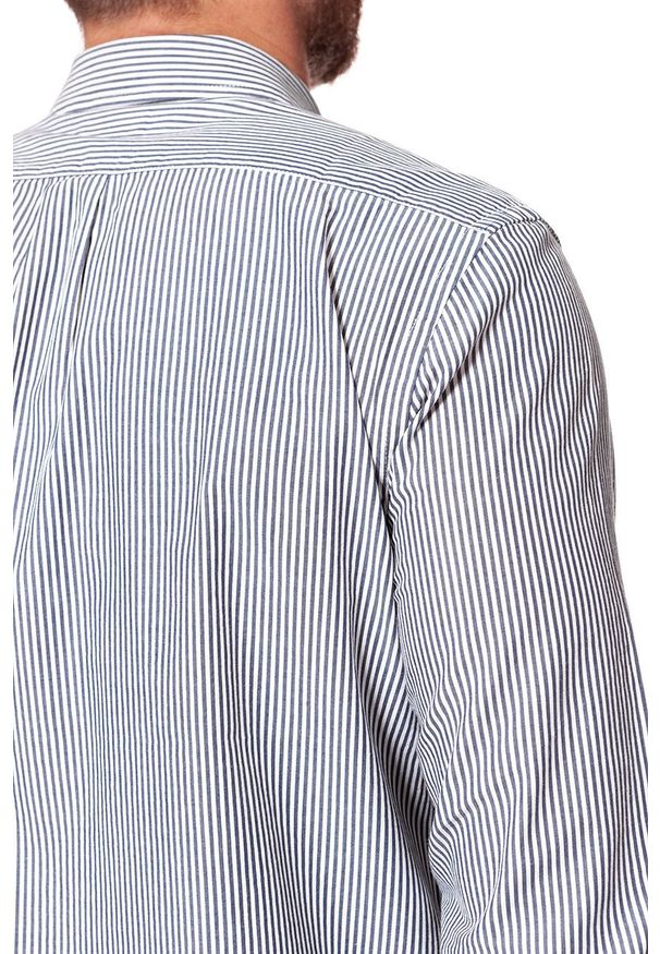 Wrangler - KOSZULA WRANGLER LS 1PKT BUTTON DOWN NAVY W5874SQ35 112129583. Typ kołnierza: button down. Materiał: materiał. Wzór: paski