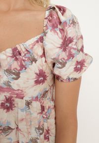 Born2be - Różowa Sukienka z Bufiastymi Rękawami i Wiązaniem przy Dekolcie z Gumką na Plecach Vikninna. Okazja: na randkę, na co dzień. Kolor: różowy. Materiał: jeans. Wzór: aplikacja, kwiaty. Sezon: lato. Styl: casual #6