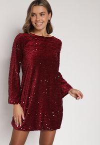 Born2be - Czerwona Cekinowa Sukienka z Odkrytymi Plecami i Wiązaniem Diadina. Kolor: czerwony. Materiał: wiskoza, elastan, futro. Wzór: aplikacja. Styl: wizytowy, elegancki #7
