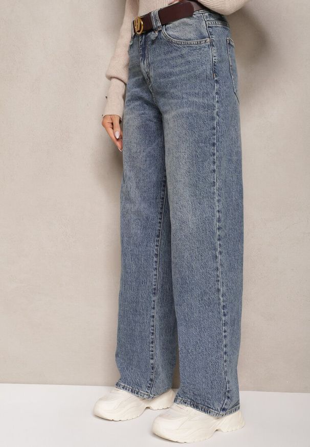 Renee - Niebieskie Jeansy z Bawełny o Prostym Kroju z Szerokimi Nogawkami i Paskiem Atteora. Okazja: na co dzień. Kolor: niebieski. Styl: elegancki, casual