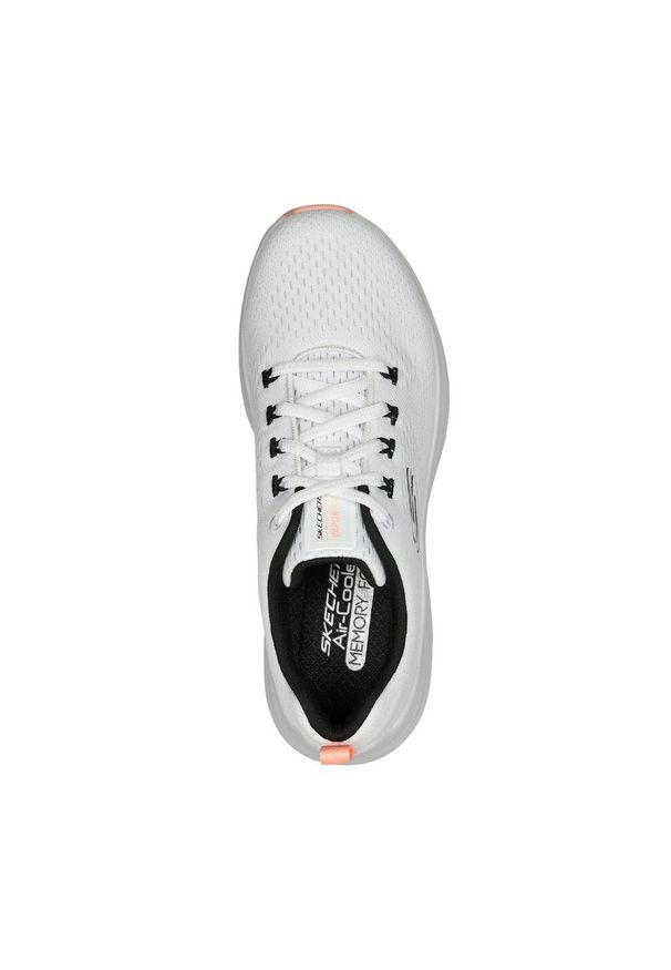 skechers - Buty do chodzenia damskie Skechers 150024WBC. Kolor: biały, wielokolorowy, pomarańczowy, czarny. Materiał: materiał, tkanina. Szerokość cholewki: normalna. Sport: turystyka piesza