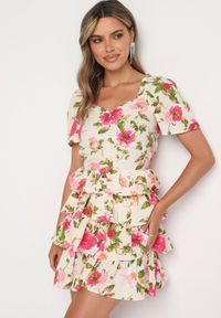 Born2be - Beżowo-Różowa Sukienka z Bufiastymi Rękawami i Falbanami Ceragia. Okazja: na wesele, na randkę, na ślub cywilny. Kolor: beżowy. Wzór: kwiaty. Styl: klasyczny, elegancki #2