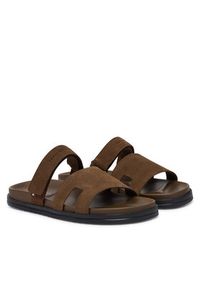 TOMMY HILFIGER - Tommy Hilfiger Klapki Adjustable Premium Suede Sandal FM0FM05774 Brązowy. Kolor: brązowy. Materiał: zamsz, skóra #6