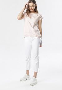 Born2be - Jasnoróżowy T-shirt Caliphei. Kolor: różowy. Długość rękawa: krótki rękaw. Długość: krótkie #4