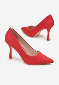Born2be - Czerwone Szpilki Phinobe. Nosek buta: szpiczasty. Kolor: czerwony. Materiał: zamsz. Wzór: aplikacja, gładki. Obcas: na szpilce. Styl: klasyczny #5