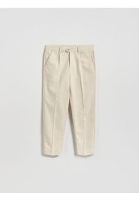 Reserved - Garniturowe spodnie z dodatkiem lnu - beżowy. Kolor: beżowy. Materiał: len #1