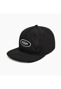 Cropp - Pikowana czapka z daszkiem Ronin - Czarny. Kolor: czarny