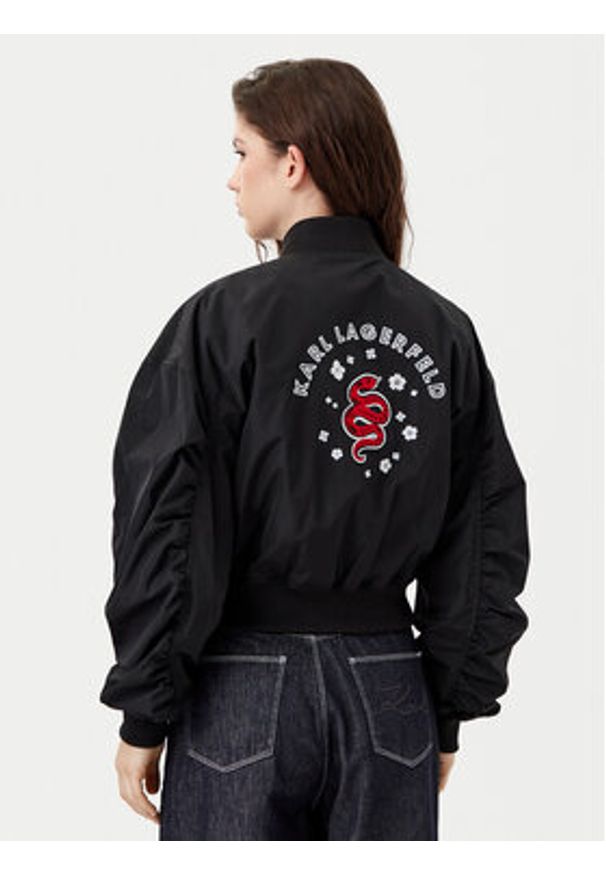Karl Lagerfeld - KARL LAGERFELD Kurtka bomber A1W14039 Czarny Regular Fit. Typ kołnierza: dekolt w karo. Kolor: czarny. Materiał: syntetyk