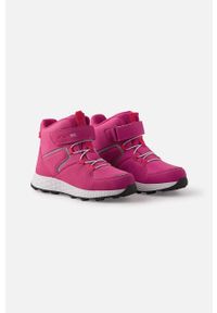 Reima Buty dziecięce Vilkas kolor różowy. Nosek buta: okrągły. Zapięcie: rzepy. Kolor: różowy. Materiał: guma
