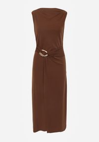 Renee - Brązowa Dopasowana Sukienka Elegancka z Aplikacją w Talii Corope. Kolor: brązowy. Wzór: aplikacja. Styl: elegancki #8