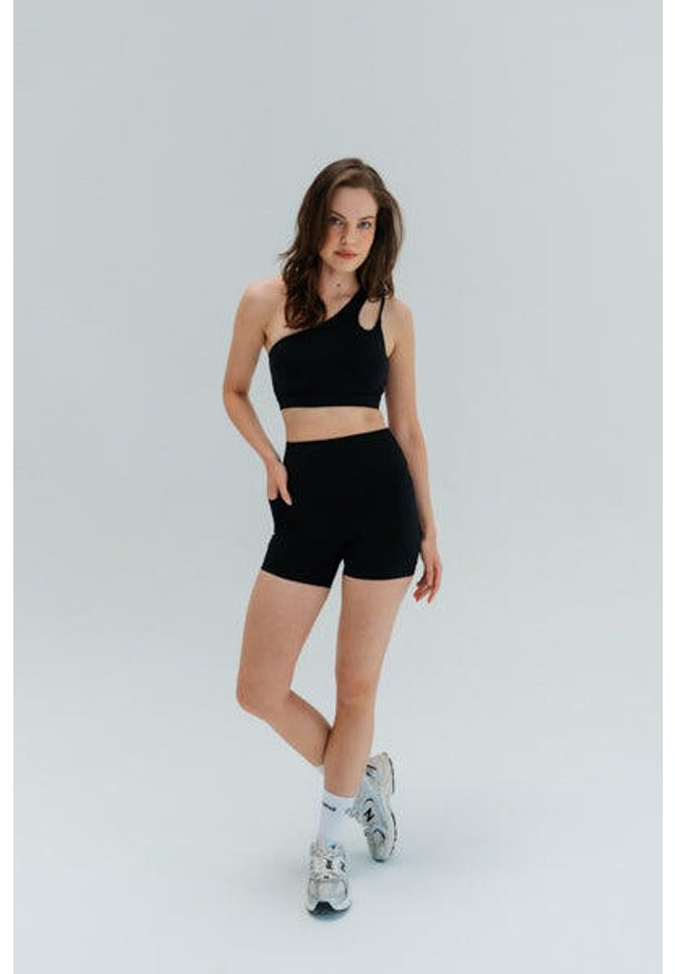 MOONHOLI - Stanik do jogi Moonholi Glam z asymetrycznym ramiączkiem. Kolor: czarny. Sport: joga i pilates