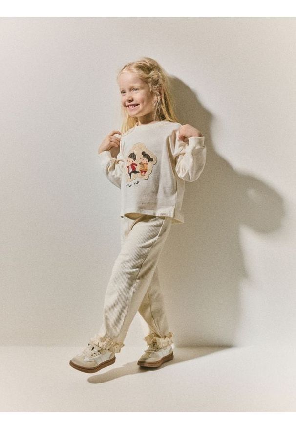 Reserved - Prążkowane spodnie - złamana biel. Materiał: prążkowany