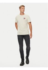 Tommy Jeans T-Shirt Essential DM0DM20740 Beżowy Slim Fit. Kolor: beżowy. Materiał: bawełna