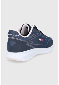 Tommy Sport buty kolor granatowy. Nosek buta: okrągły. Zapięcie: sznurówki. Kolor: niebieski. Materiał: guma