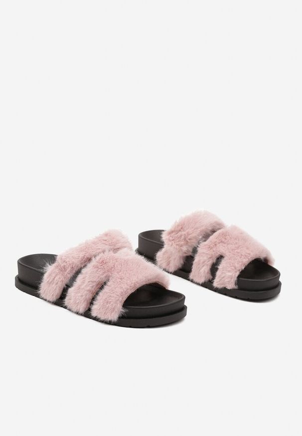 Born2be - Różowe Klapki z Futerkiem na Piankowej Podeszwie Waliora. Okazja: na co dzień. Kolor: różowy. Materiał: futro. Wzór: aplikacja. Styl: casual, elegancki