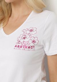 Born2be - Biały T-shirt Koszulka z Trójkątnym Dekoltem z Bawełny Ozdobiona Nadrukiem Elanoa. Okazja: na co dzień. Kolor: biały. Materiał: bawełna. Wzór: aplikacja, nadruk. Styl: elegancki, casual