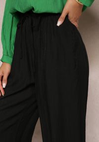 Renee - Czarne Spodnie Materiałowe z Marszczoną Gumką Pimpernel. Kolor: czarny. Materiał: materiał