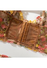 Intica - Komplet haftowanej bielizny z biustonoszem i majtkami tanga Dulina. Kolor: brązowy. Materiał: materiał. Wzór: haft #8