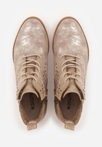 Born2be - Jasnobrązowe Ażurowe Botki ze Skórzaną Wkładką z Wycięciem Nanalitia. Okazja: na co dzień. Zapięcie: sznurówki. Kolor: brązowy. Wzór: ażurowy. Materiał: skóra. Sezon: wiosna, lato. Obcas: na obcasie. Styl: casual, elegancki, klasyczny. Wysokość obcasa: średni #7