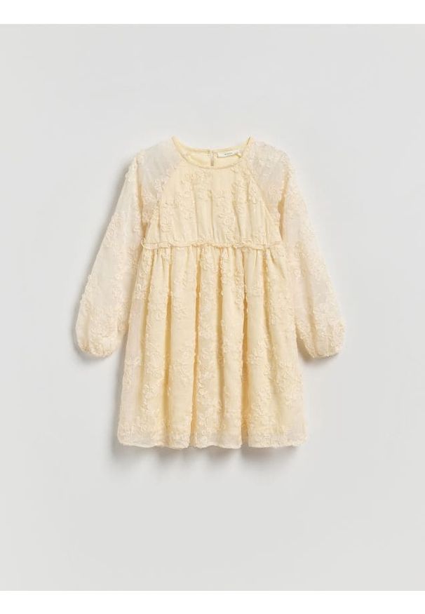 Reserved - Sukienka z cekinami - kremowy. Kolor: kremowy. Materiał: dzianina