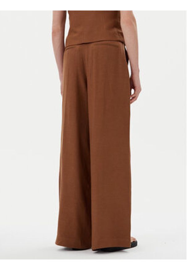 Herskind Spodnie materiałowe 5503840 Brązowy Regular Fit. Kolor: brązowy. Materiał: wiskoza