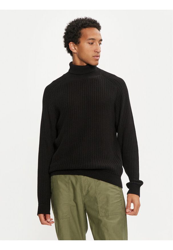 Jack & Jones Golf Cody 12262152 Czarny Regular Fit. Typ kołnierza: golf. Kolor: czarny. Materiał: syntetyk, bawełna