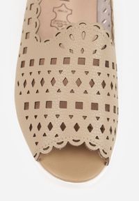 Born2be - Beżowe Balerinki Ażurowe ze Skóry Naturalnej z Odkrytym Noskiem Amalimeni. Okazja: na co dzień, do pracy. Kolor: beżowy. Materiał: skóra. Szerokość cholewki: normalna. Wzór: ażurowy. Styl: casual, klasyczny, elegancki #8