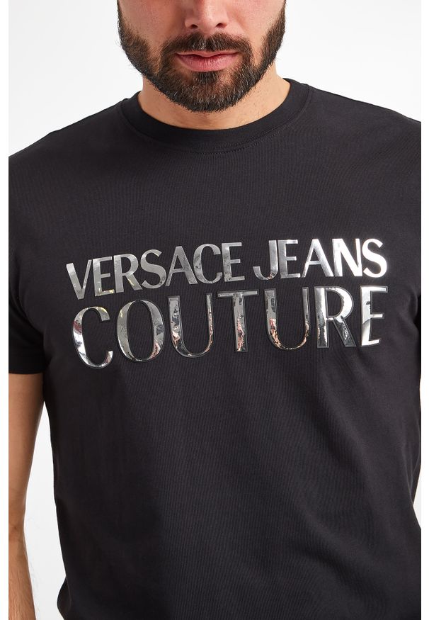 Versace Jeans Couture - T-SHIRT VERSACE JEANS COUTURE. Długość rękawa: krótki rękaw. Długość: krótkie. Wzór: aplikacja