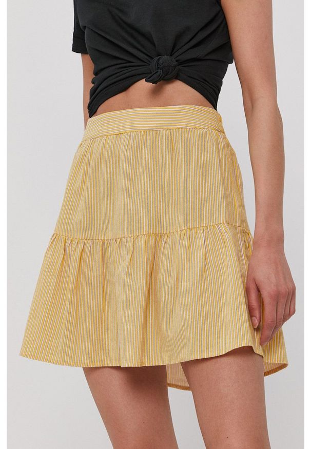 Vero Moda Spódnica mini rozkloszowana. Kolor: żółty. Materiał: tkanina, bawełna