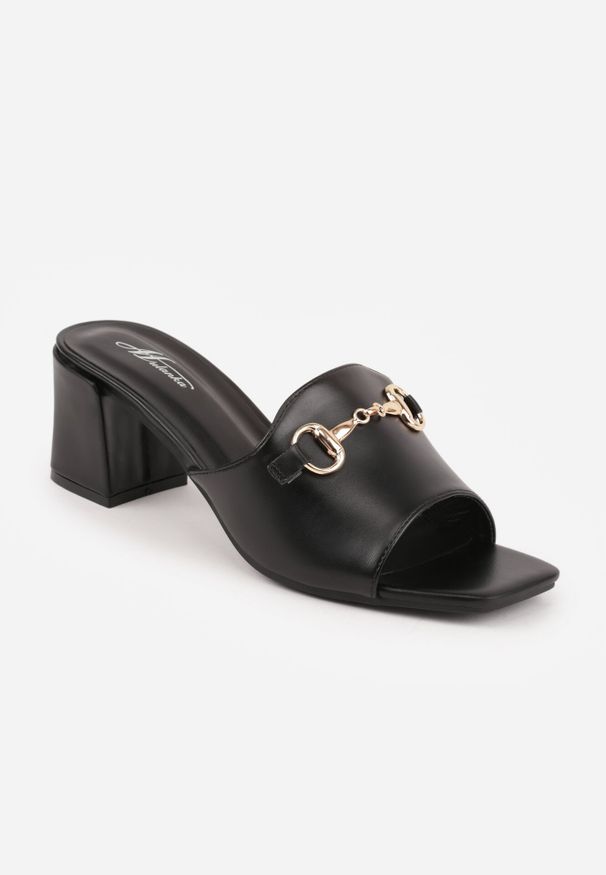 Born2be - Czarne Eleganckie Klapki na Słupku z Odkrytym Noskiem i Metaliczną Aplikacją Anazia. Okazja: na co dzień. Kolor: czarny. Materiał: jeans. Wzór: aplikacja. Sezon: lato. Obcas: na słupku. Styl: elegancki