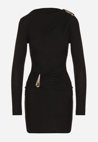 Born2be - Czarna Dopasowana Sukienka Ozdobiona Metalicznymi Aplikacjami Vetimala. Okazja: na imprezę. Kolor: czarny. Wzór: aplikacja #7