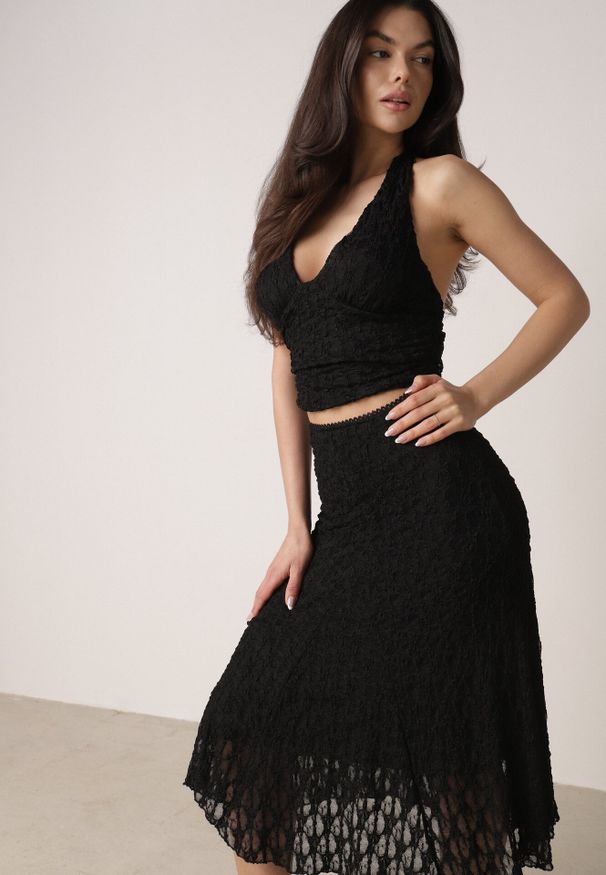 Born2be - Czarny Koronkowy Komplet Top Wiązany na Szyi i Spódnica Corinatea. Kolor: czarny. Materiał: koronka