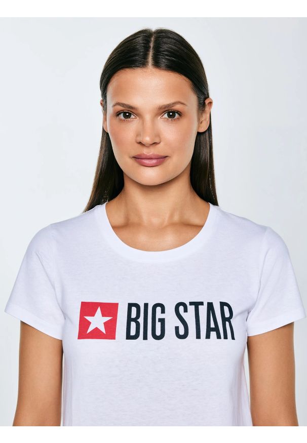Big-Star - Koszulka damska z logo biała Risma 101. Okazja: na co dzień. Kolor: biały. Materiał: dzianina, jeans. Wzór: aplikacja, nadruk. Styl: sportowy, casual